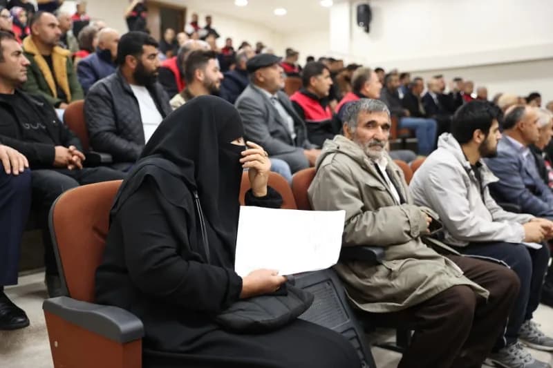 Muş’ta arıcılığın geliştirilmesi ve bal üretiminde markalaşmanın güçlendirilmesi amacıyla 100 üreticiye bin Yeni Kovan d