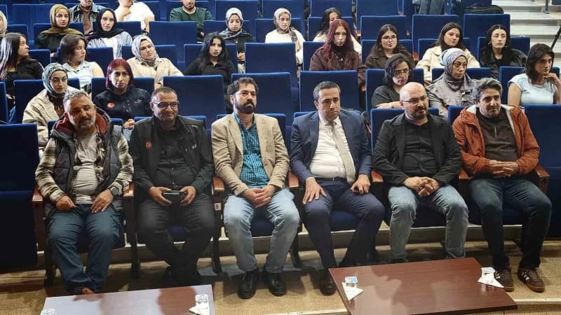 Muş İl Afet ve Acil Durum Müdürlüğü (AFAD) tarafından (MAUN) Sebahattin Zaim Konferans Salonu’nda interaktif Afet farkın