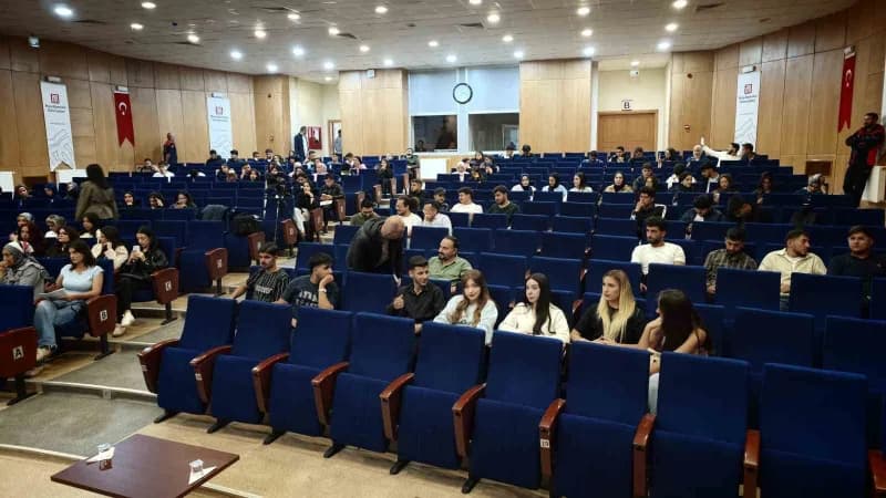 Muş İl Afet ve Acil Durum Müdürlüğü (AFAD) tarafından (MAUN) Sebahattin Zaim Konferans Salonu’nda interaktif Afet farkın