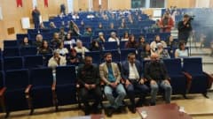 Muş’ta üniversite öğrencilerine yönelik uygulamalı afet farkındalık eğitimi sırasında öğrenciler grup çalışması yapıyor
