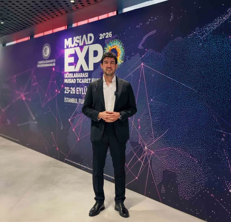 MÜSİAD EXPO 2026’da Ömer Faruk Kızılgüney uluslararası iş insanlarıyla görüşmeler yaparken
