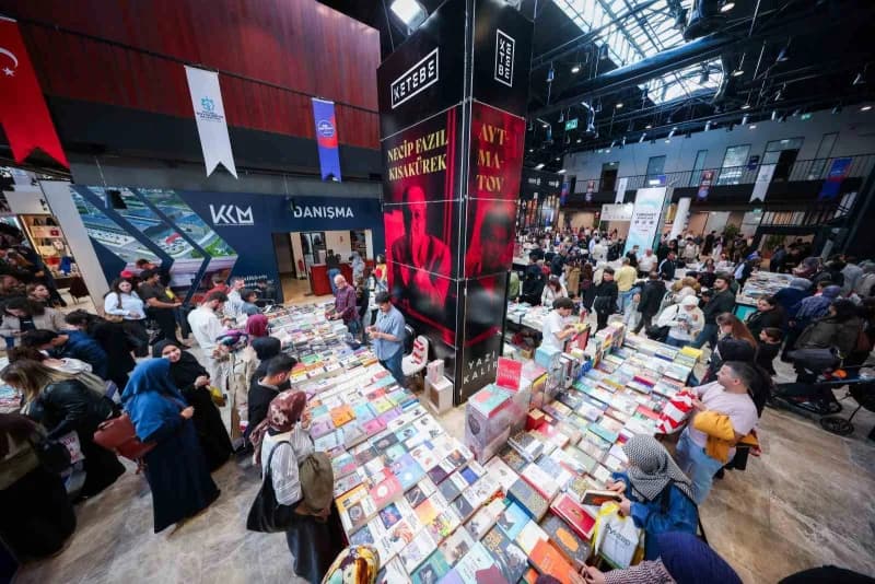 Kocaeli Büyükşehir Belediyesince organize edilen ve etkinlik hacmi bakımından Türkiye'nin en büyük Kitap Fuarı olma özel