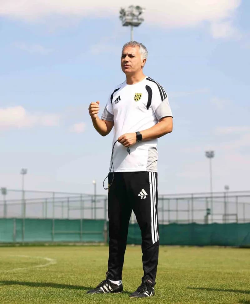 Aliağa FK Teknik Direktörü Namet Ateş, yarın 68 Aksaray Belediyespor’u mağlup ederek galibiyet seris
