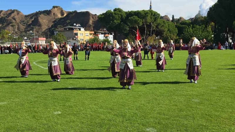 Nazilli’de Cumhuriyet coşkusu caddelere taştı
