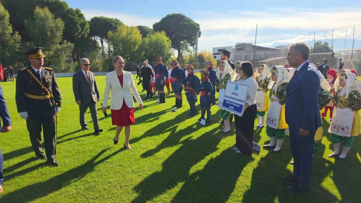 Nazilli’de Cumhuriyet coşkusu caddelere taştı