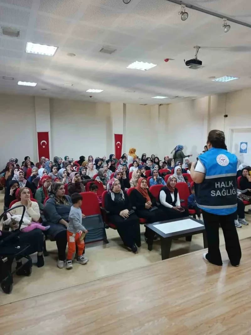 Aydın’ın Nazilli ilçesinde kadınlara yönelik düzenlenen eğitimlerde normal doğum, Anne sütü, Kadın Sağlığı, madde bağıml