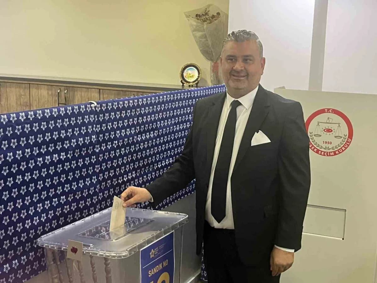 Nazilli Ticaret Odası’nda başkanlık seçimi tamamlanırken, oylamadan galip ayrılan Özen Akgün odanın yeni başkanı oldu.