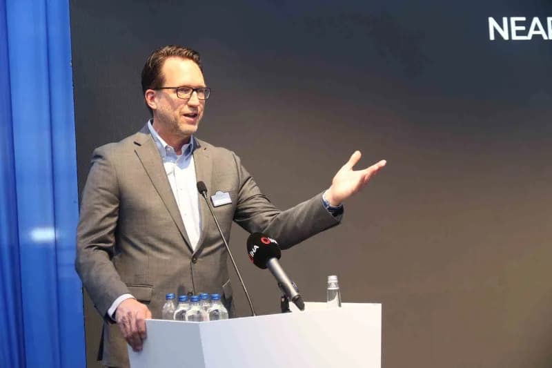 Neapco Holdings Küresel Başkanı ve CEO'su Kenneth (Ken) l. Hopkins