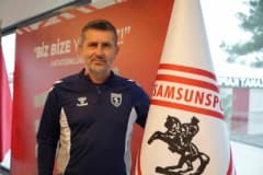 Nenad Bjelica Samsunspor kampında basın toplantısı düzenlerken