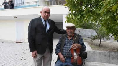 Yozgat Yerköy’de Neşet Ertaş’ın anısına kültür merkezi kurulması için yapılan çağrının yapıldığı toplantı