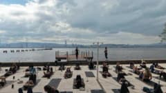 Neva Yalı ve Riva Yalı projelerinde deniz kenarında pilates etkinliği düzenleniyor
