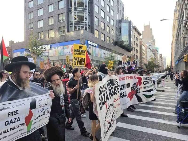 New York'ta binlerce kişi Gazze İçin yürüdü