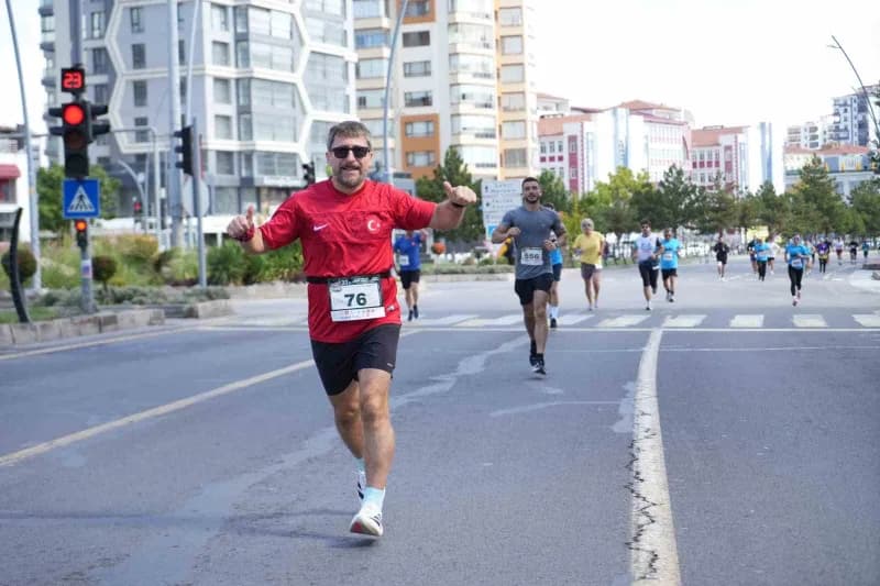 Niğde’de 3. Geleneksel Yarı Maratonu koşuldu