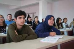 Niğde Ömer Halisdemir Üniversitesi Sosyal Güvenlik Bölümü’nde eğitim gören anne ve oğlu ders çalışırken