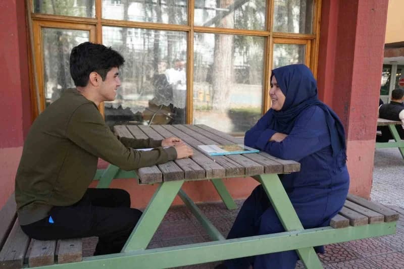 Adana’da yaşayan Aslıhan Girici, yıllar önce yarım kalan Eğitim hayatına devam etmeye karar vererek, ortaokul ve lise eğ