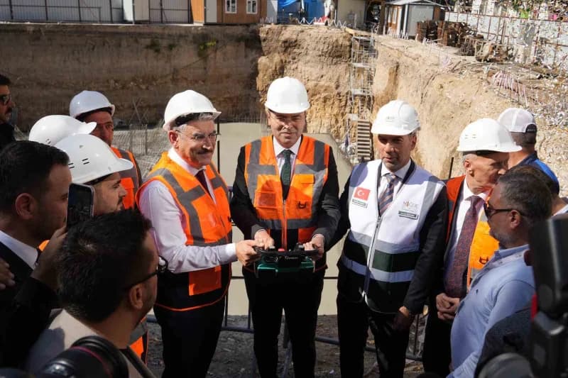 Niğde Belediyesi tarafından hayata geçirilen Dışarı Cami otoparkı ve peyzaj projesinin temeli düzenlenen törenle atıldı.