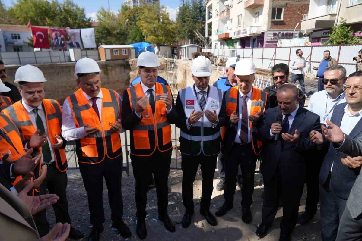 Törene Niğde Valisi Nedim Akmeşe, AK Parti Niğde Milletvekili Prof. Dr. Cevahir Uzkurt, Niğde Belediye Başkanı Emrah Özd