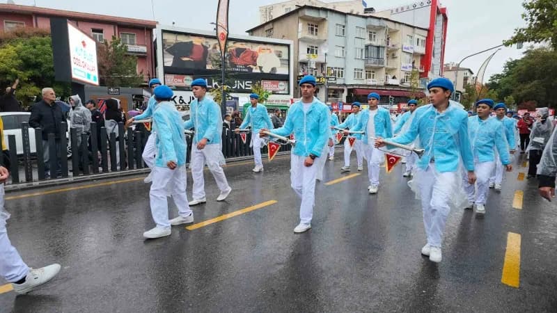 Niğde’de 6. Gastronomi Festivali kortej yürüyüşüyle başladı