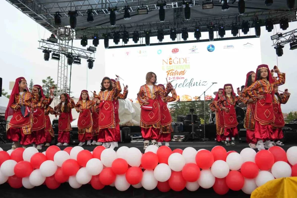 Niğde’de 6. Gastronomi Festivali kortej yürüyüşüyle başladı