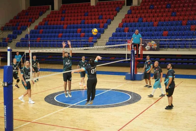 Niğde'de bu yıl 4'üncüsü düzenlenen Kamu Spor Oyunları, farklı branşlarda gerçekleştirilen müsabakalarla devam ediyor. Y