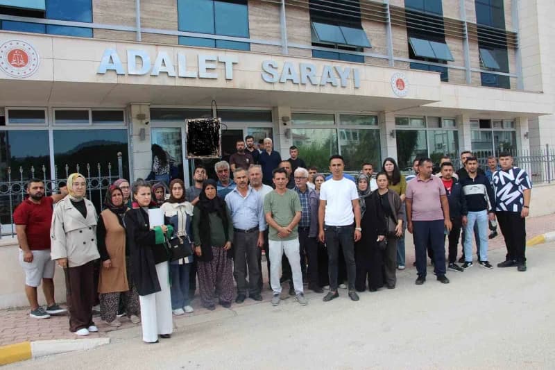 Antalya'nın Kumluca ilçesinde nikah için tarih aldıktan sonra geçirdiği trafik kazasında 27 yaşındaki gencin hayatını ka