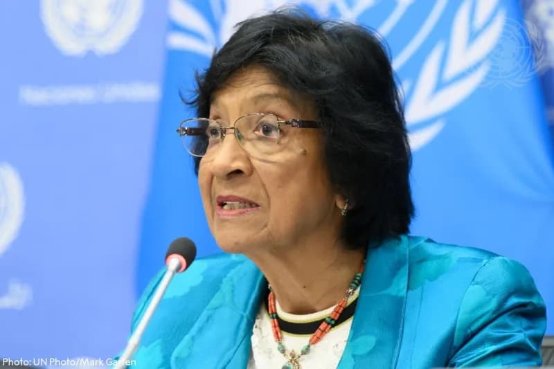 Nobel Barış Ödülü alan Uluslararası Adalet Divanı yargıcı Navi Pillay konuşma yaparken