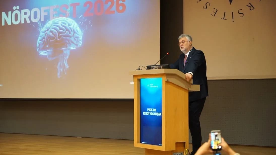 Atlas Üniversitesi Rektörü, Beyin ve Sinir Cerrahisi Uzmanı Prof. Dr. Ersoy Kocabıçak konuşma yaptı