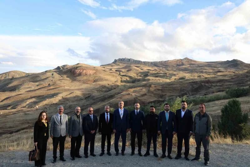 Ağrı'nın Doğubayazıt ilçesinde Nuh'un Gemisi'ne ilişkin yürütülen 3 aylık saha çalışması tamamlandı. Ağrı Valisi Önder B