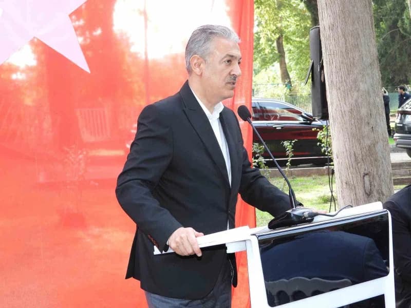 Nusaybin’de 12 şehit için düzenlenen anma töreninden Kur’an-ı Kerim tilaveti ve mevlit okunması görüntüsü