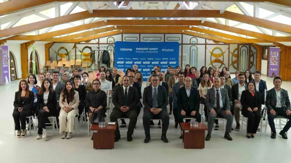 ‘Enerjini Yansıt' projesinin lansmanı, Eskişehir'deki Haller Gençlik Merkezi'nde yapıldı