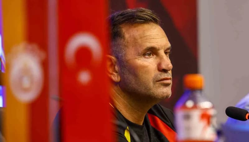 Galatasaray Teknik Direktörü Okan Buruk, Kemerburgaz Metin Oktay Tesisleri’nde düzenlenen basın toplantısında açıklamala