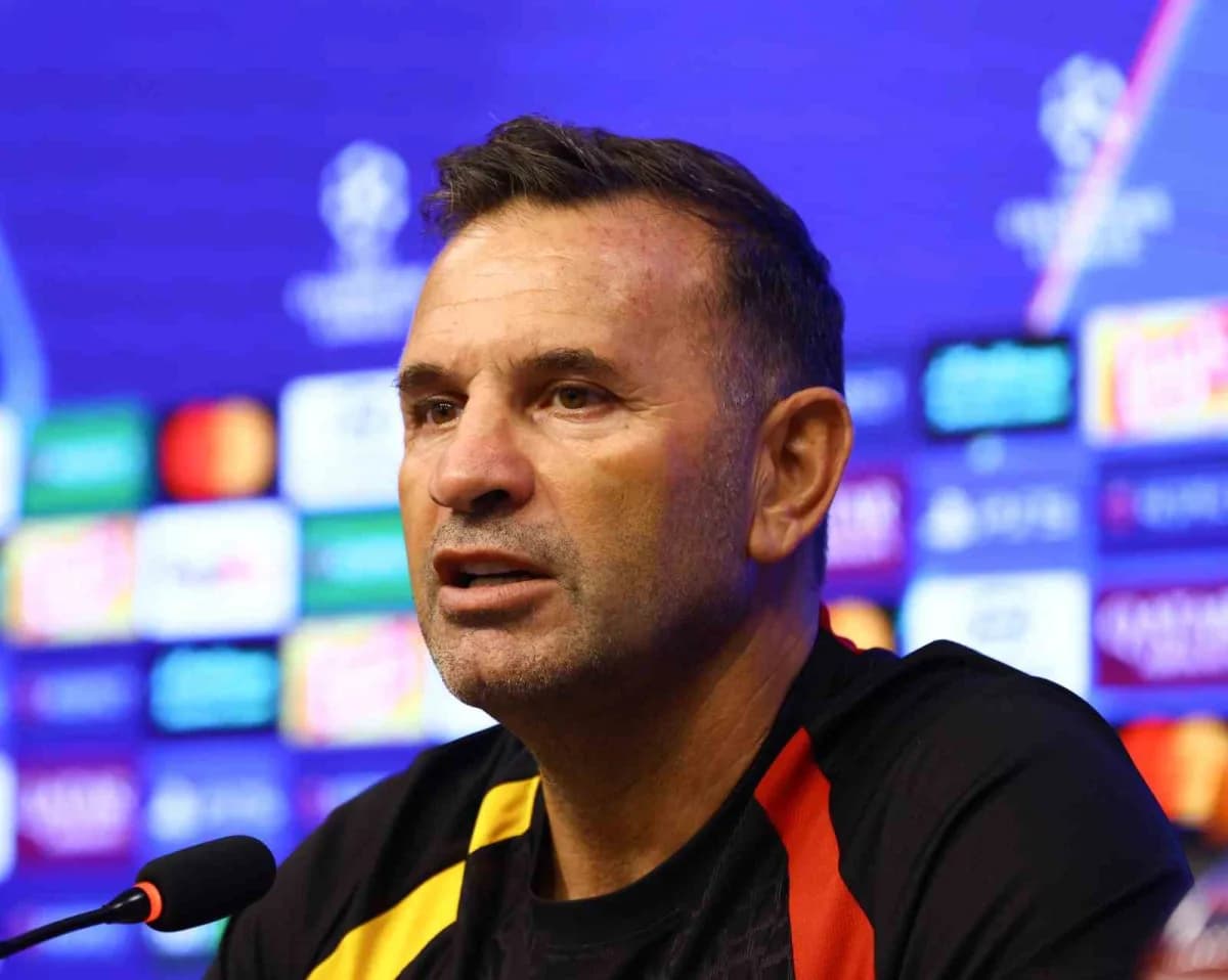 Galatasaray Teknik Direktörü Okan Buruk, Kemerburgaz Metin Oktay Tesisleri’nde düzenlenen basın toplantısında açıklamala
