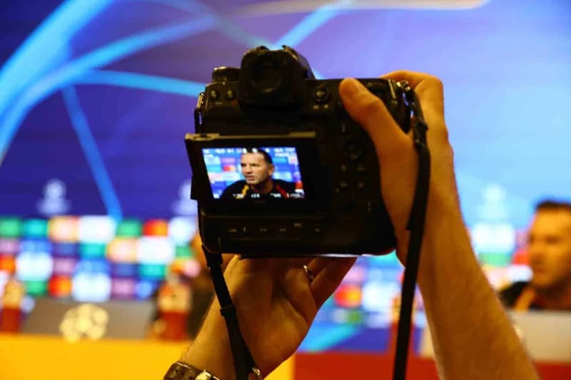 Galatasaray Teknik Direktörü Okan Buruk, Kemerburgaz Metin Oktay Tesisleri’nde düzenlenen basın toplantısında açıklamala