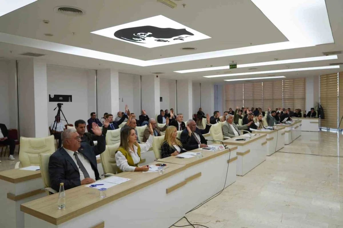Bilecik Belediyesi Ekim Ayı Meclis Toplantısı'nda, geçtiğimiz Ağustos ayında yakalandığı amansız hastalıktan dolayı haya