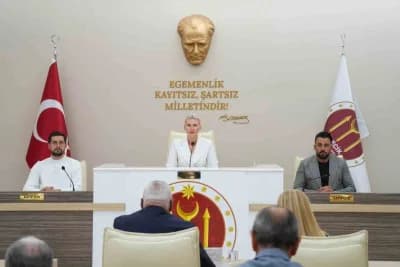 Bilecik Belediyesi meclis toplantısı Şeyh Edebali Kültür ve Kongre Merkezi’nde yapıldı