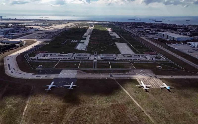 Bir dönemin önemli özel havayolu şirketlerinden Onur Air’in uçakları yıllar sonra Atatürk Havalimanında görüntülendi. Ba