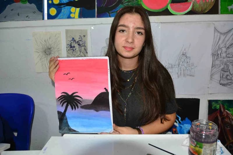 Ordu'nun Ünye ilçesi Mustafa Rakım Anadolu Lisesi öğrencileri, öğretmenleri Neslihan Özdemir öncülüğünde, okula adını ve