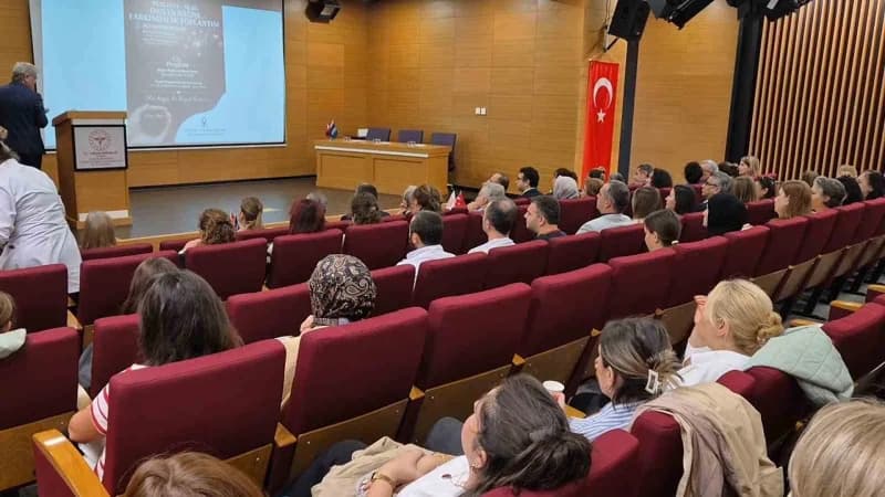 Tekirdağ Şehir Hastanesi’nde düzenlenen organ bağışı farkındalık toplantısında, organ bağışının önemi, beyin ölümü tanı