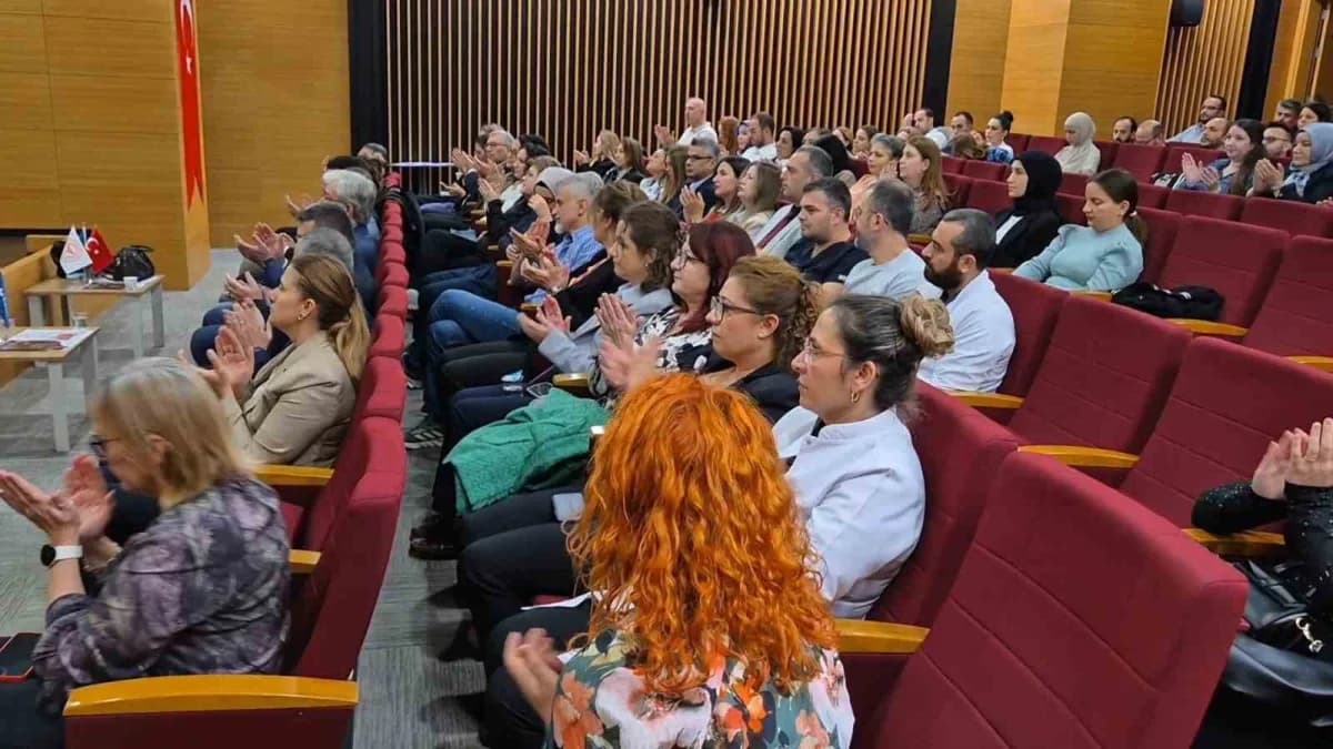 Tekirdağ Şehir Hastanesi'nde düzenlenen organ bağışı farkındalık toplantısından bir görüntü