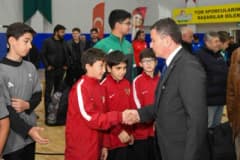 Osmangazi Belediyesi amatör spor kulüplerine malzeme dağıtım töreni