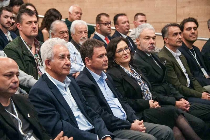 Osmangazi Belediyesi'nin Bursa'nın fethinin 700. Yılı etkinlikleri kapsamında düzenlediği "700. Yılında Bursa Mimarlığı