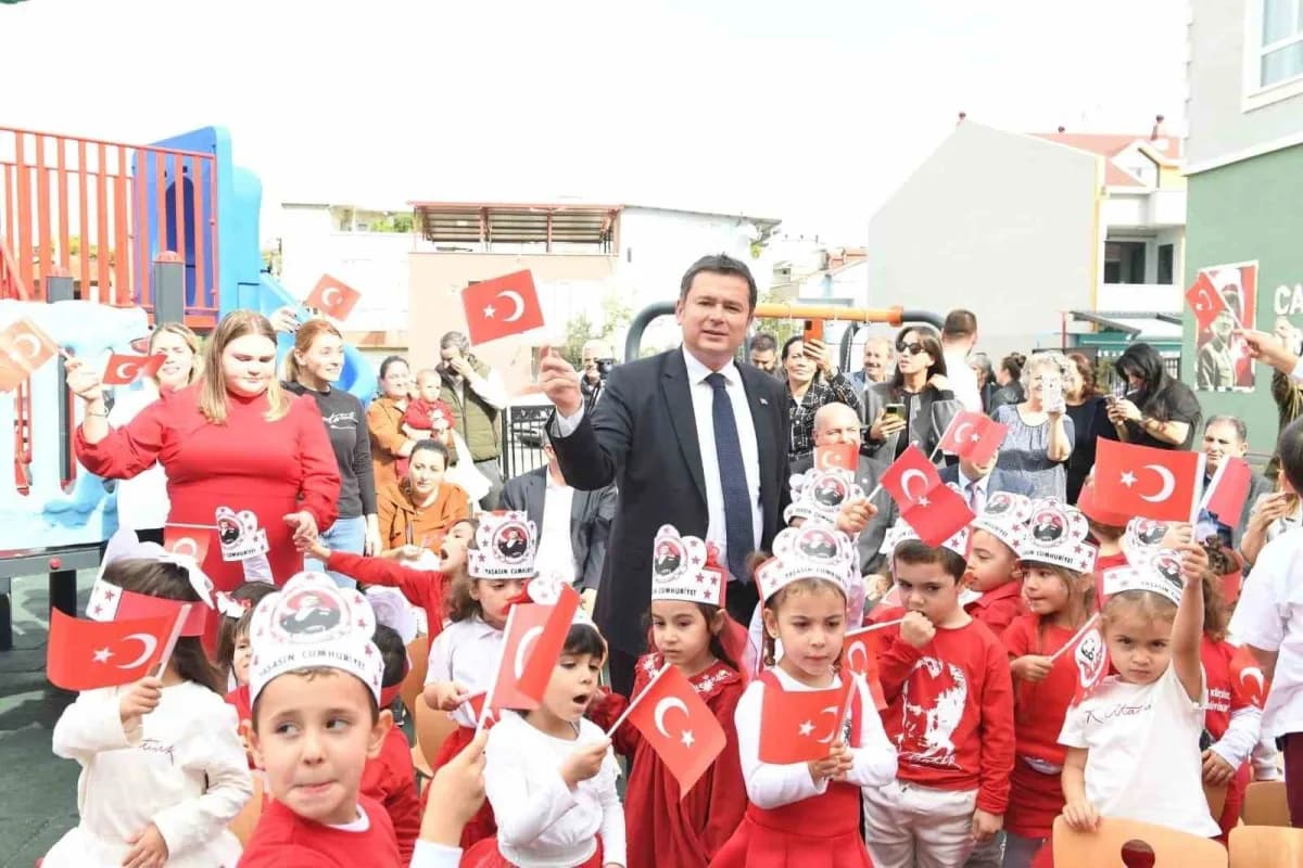 Osmangazi Belediyesi, Cumhuriyet’in kuruluşunun 103. Yıl dönümünü kentin dört bir yanına yayılacak Birbirinden özel ücre