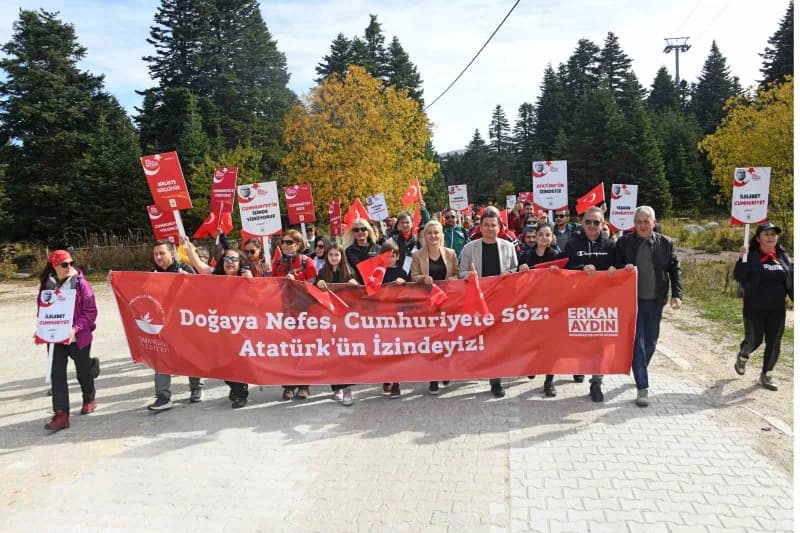 Osmangazi Belediyesi, Cumhuriyet’in kuruluşunun 103. Yıl dönümünü kentin dört bir yanına yayılacak Birbirinden özel ücre
