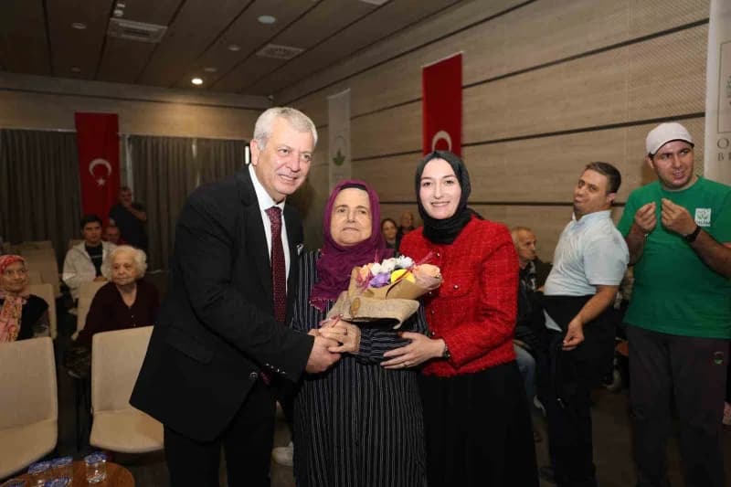Osmangazi Belediyesi, 1 Ekim Dünya Yaşlılar Günü'nde BAREM sakinlerini Türk Sanat Müziği'nin gönüllerde iz bırakan eserl