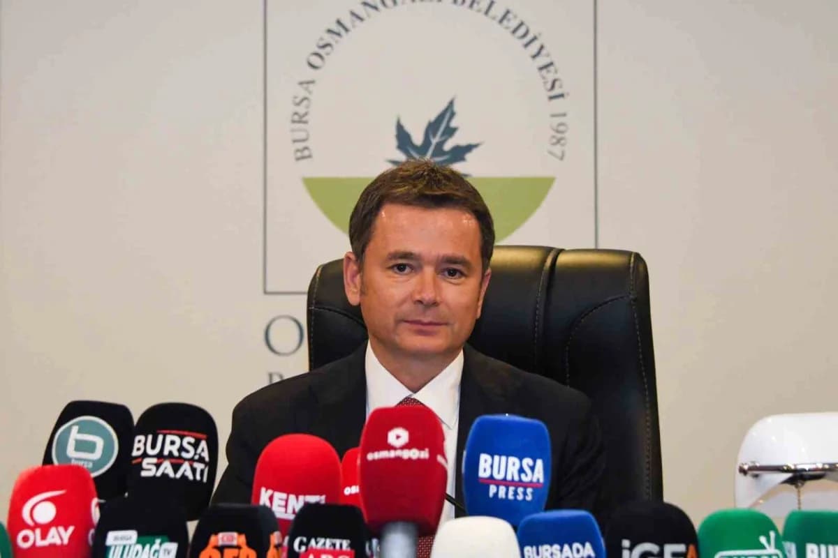 Osmangazi Belediye Başkanı Erkan Aydın başkanlığında gerçekleşen Ekim Ayı Meclis Toplantısı salonu