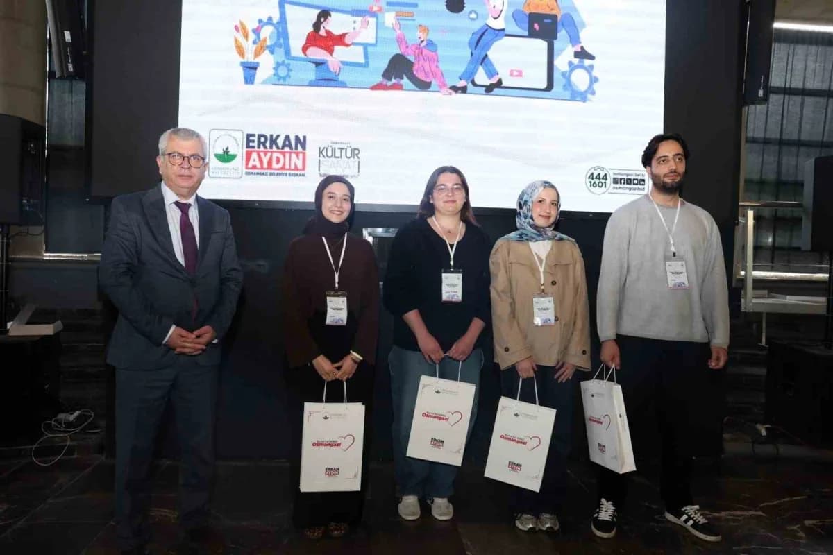 Osmangazi Belediyesi hackathonunda gençler Panorama 1326 Bursa Fetih Müzesi’nde projelerini sunuyor