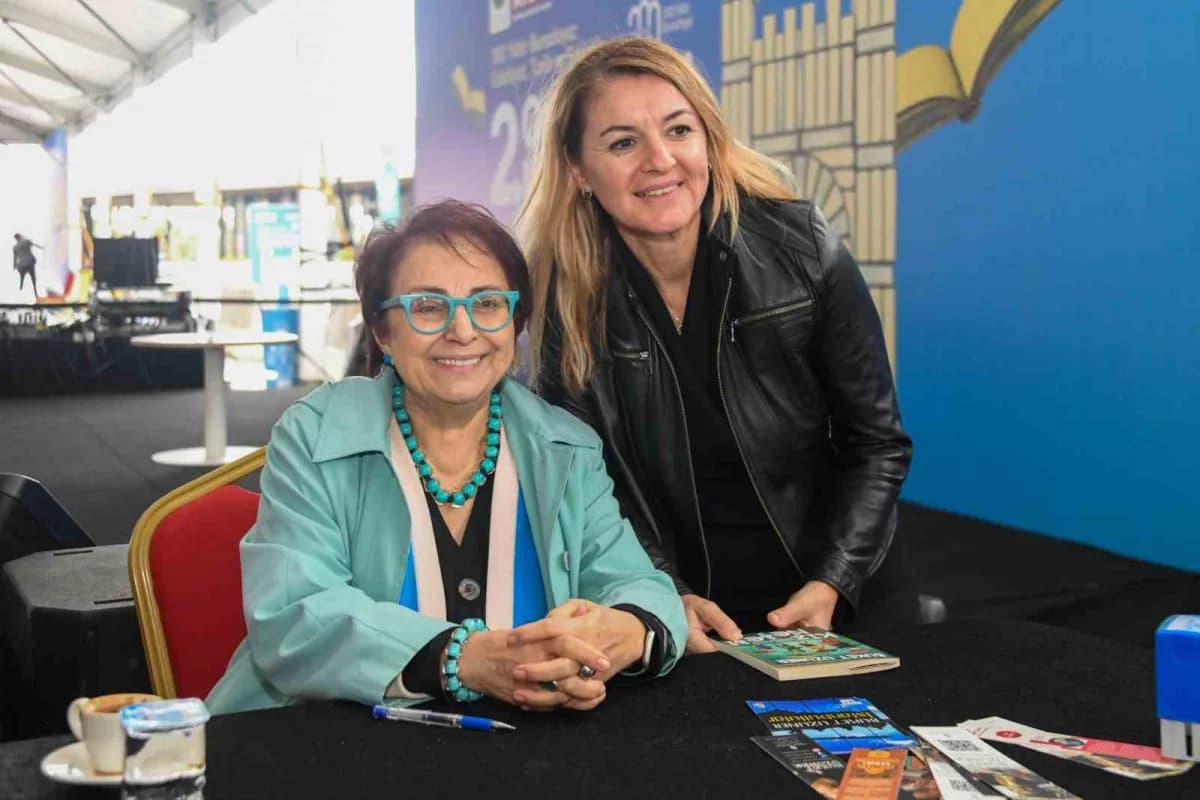 Osmangazi Belediyesi’nin kitapseverleri birbirinden değerli Kitap ve Yazarlarla buluşturduğu 2. Osmangazi Kitap Günleri,
