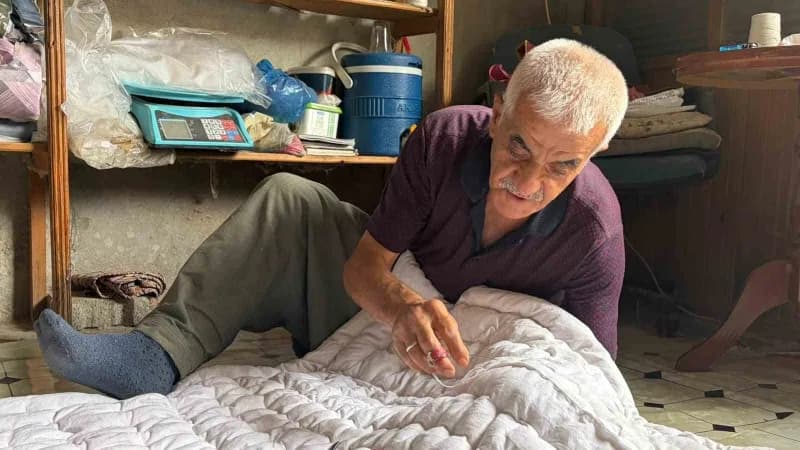 Mehmet Doğanay 54 yıldır yorganlara ilmek ilmek emek işliyor