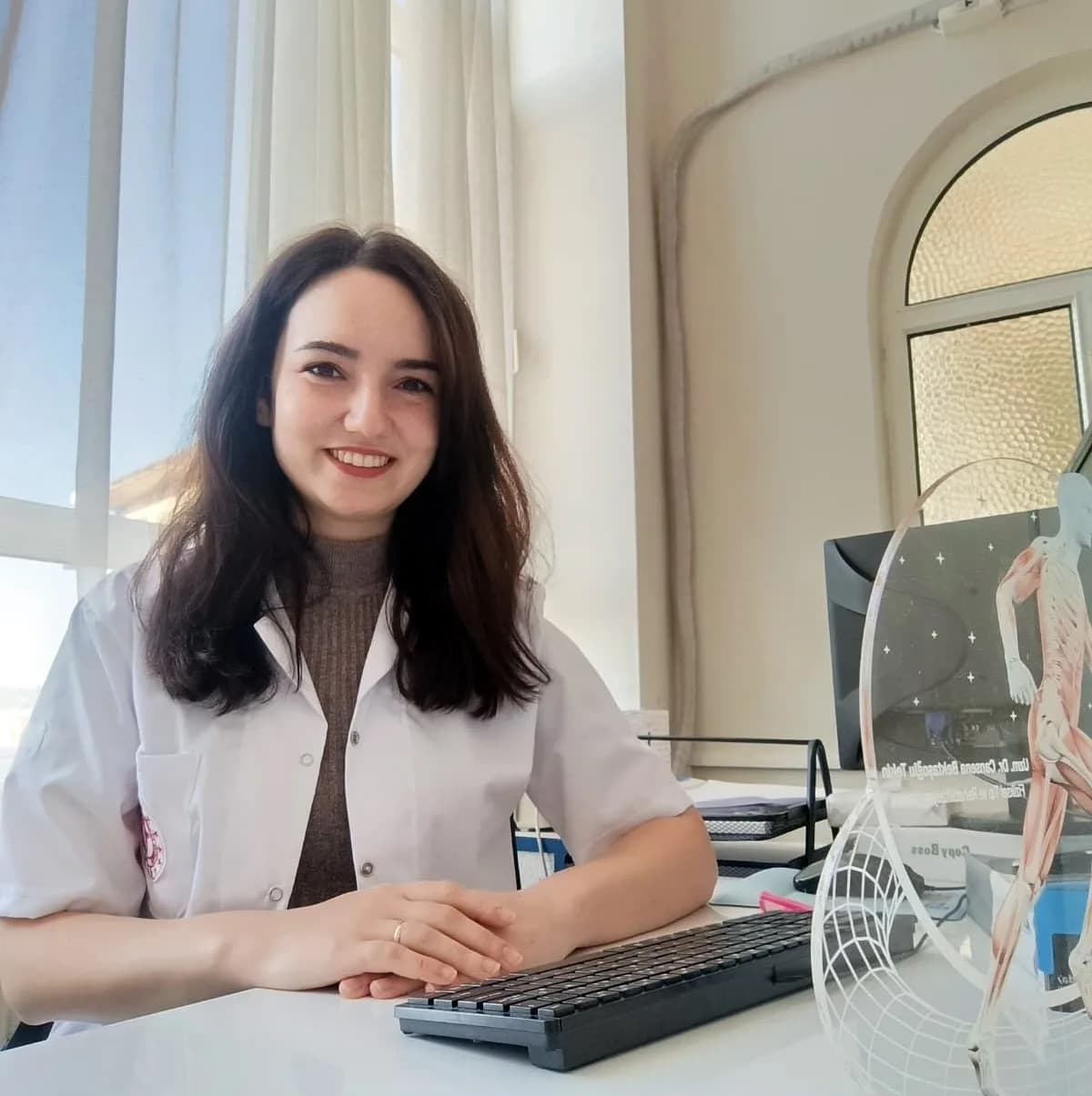 Buldan Göğüs Hastalıkları Hastanesi Fizik Tedavi ve Rehabilitasyon Uzmanı Dr. Cansena Bektaşoğlu Tek
