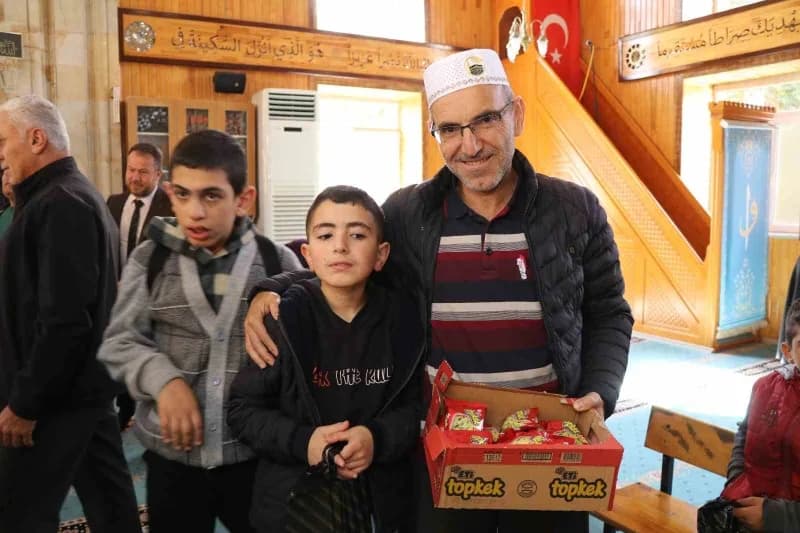 Erzurum’un Oltu ilçesinde, Camiler ve Din Görevlileri Haftası dolayısıyla özel ihtiyaçlı öğrencilerin engelsiz camide bu